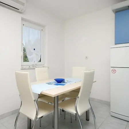 Apartament With Parking Space Pinezici, Krk - 5464 *