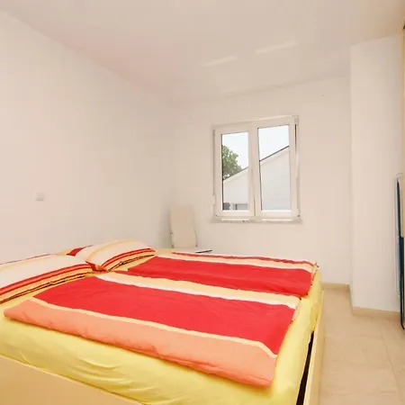 Apartament With Parking Space Pinezici, Krk - 5464 *