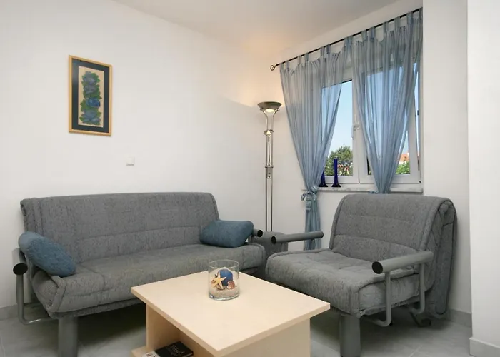 Διαμέρισμα With Parking Space Pinezici, Krk - 5464