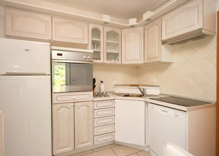 Διαμέρισμα With Parking Space Pinezici, Krk - 5464 Pinezići