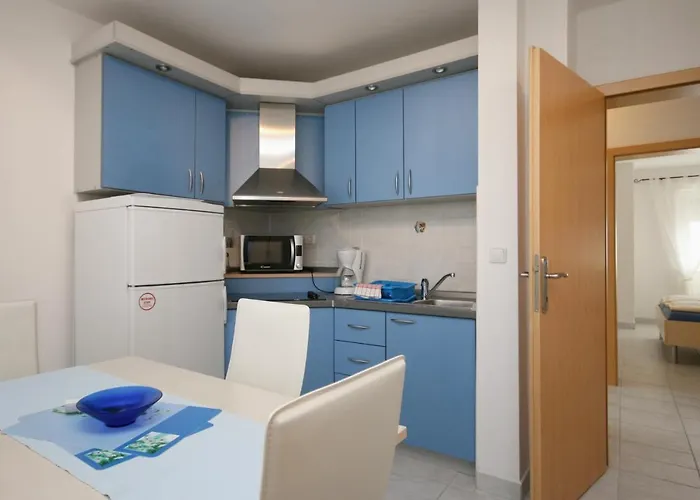 Διαμέρισμα With Parking Space Pinezici, Krk - 5464