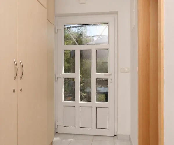 Διαμέρισμα With Parking Space Pinezici, Krk - 5464 *